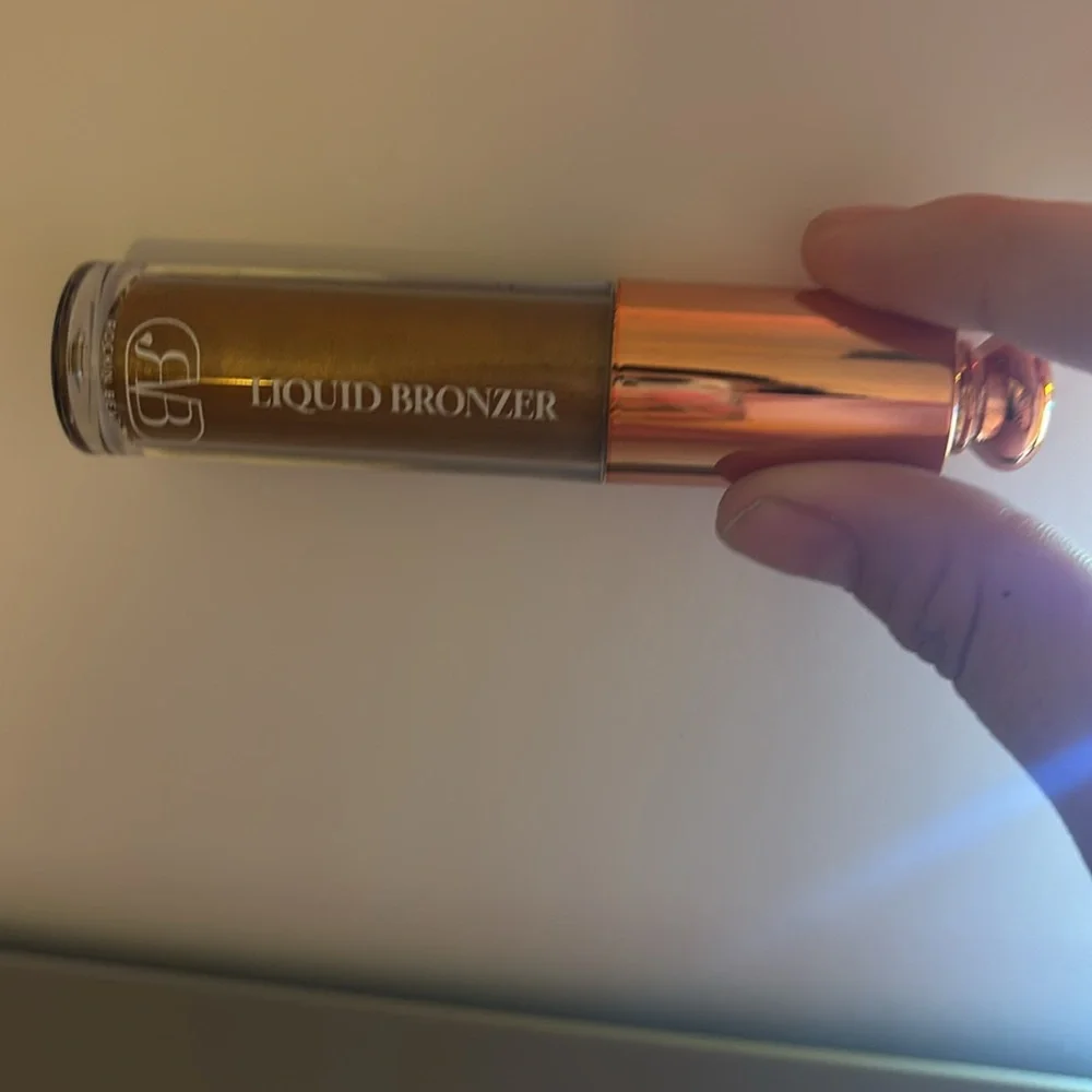 Brand new! Liquid bronzer - Picture 3 of 3